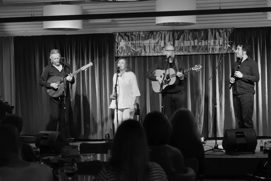 Helen FLAHERTY & BAND