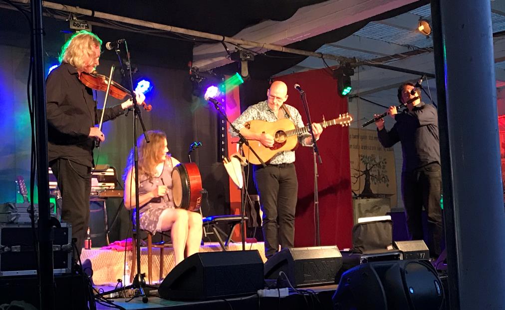 Helen FLAHERTY & BAND